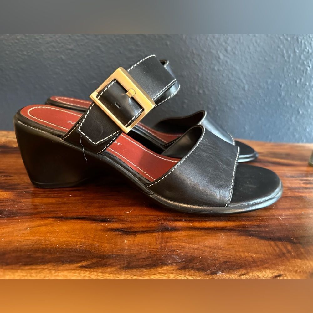 Naturalizer sandal, size 8 Wide - Picture 3 of 6